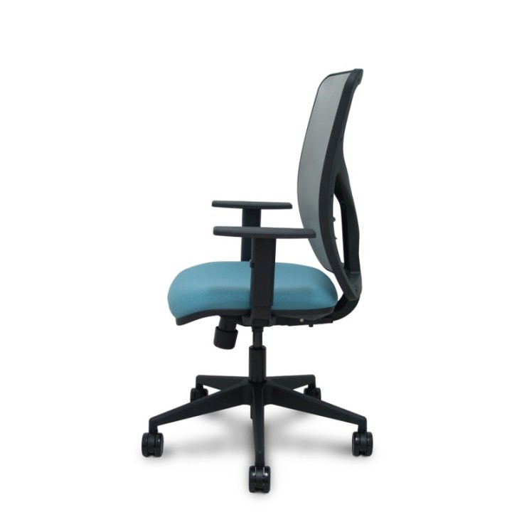 Silla Motilla traslack malla gris asiento bali azul cielo brazos 1D base piramidal ruedas 65mm