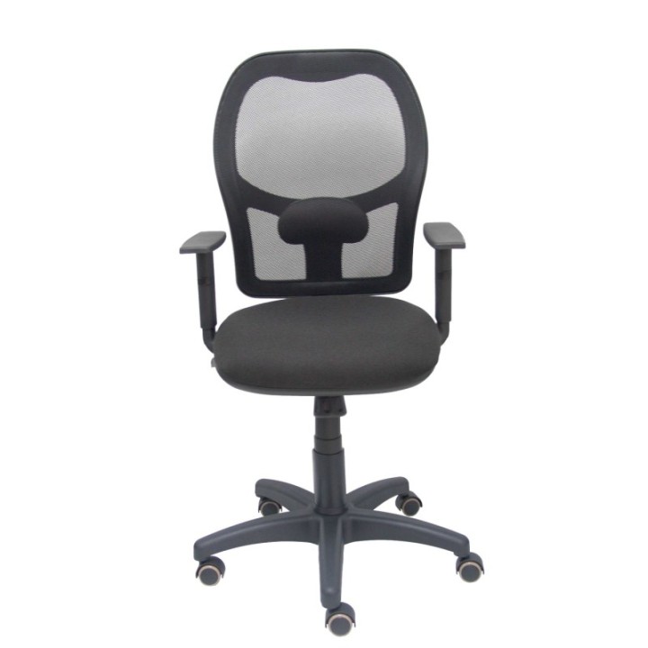 Silla Alocén malla negra asiento bali negro brazos regulables ruedas de parqué