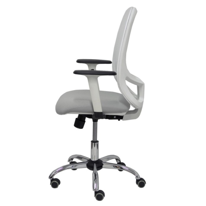 Silla Cilanco blanca malla blanca asiento bali gris claro brazo regulable base cromada ruedas parqué