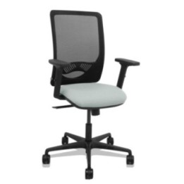 Silla Zulema sincro malla negra asiento bali gris claro brazos 2D ruedas 65mm