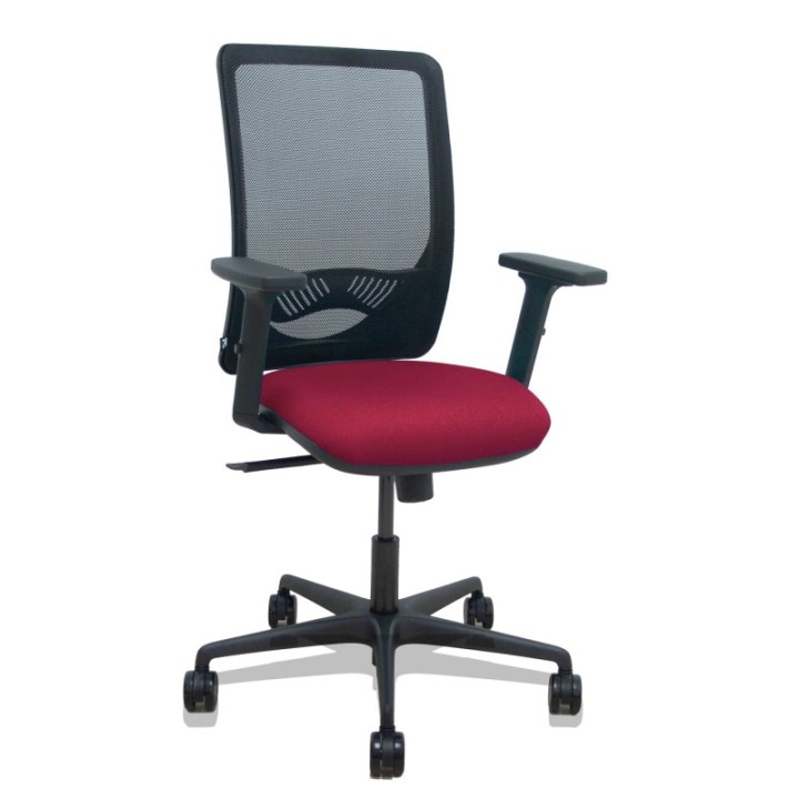 Silla Zulema sincro malla negra asiento bali granate brazos 2D ruedas 65mm