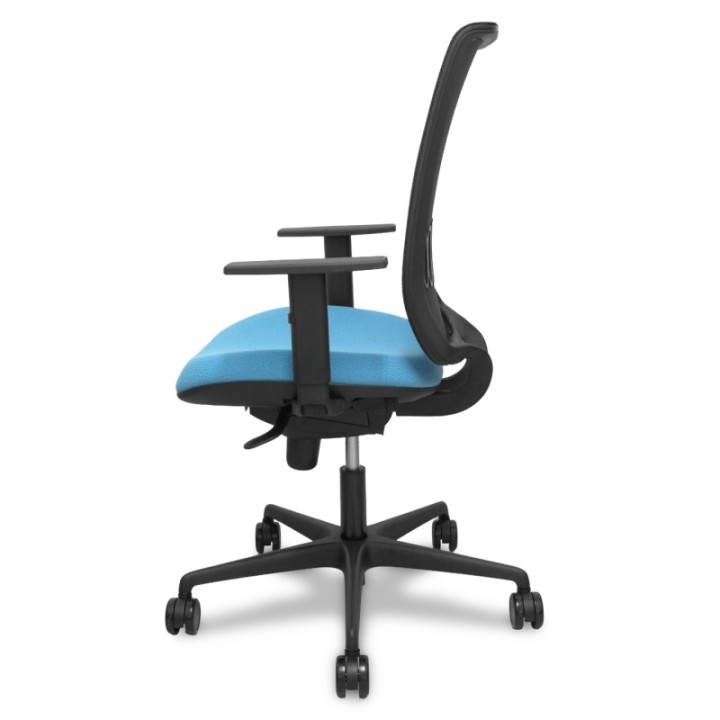 Silla Alares sincro malla negra bali azul cielo brazo regulable