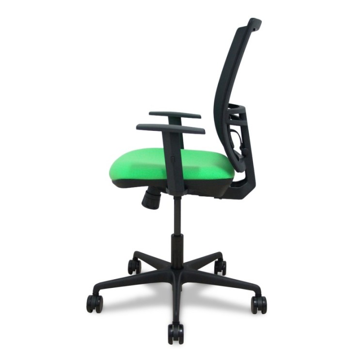 Silla Yunquera sincro malla negra bali pistacho brazo regulable