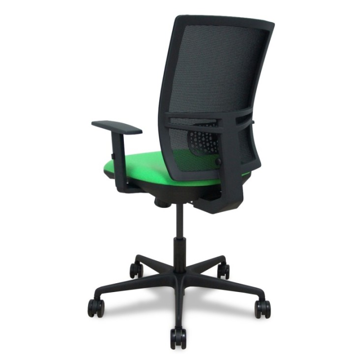 Silla Yunquera sincro malla negra bali pistacho brazo regulable