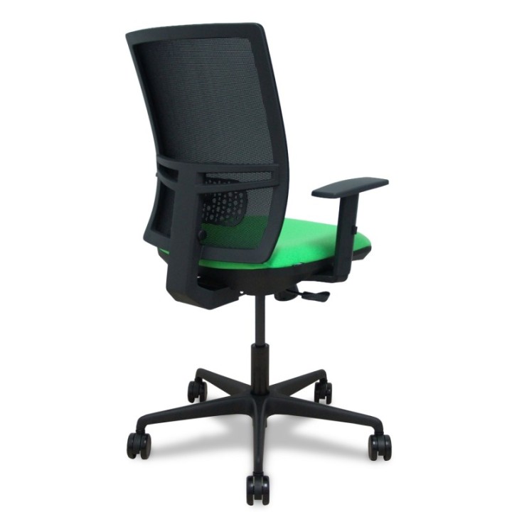 Silla Yunquera sincro malla negra bali pistacho brazo regulable