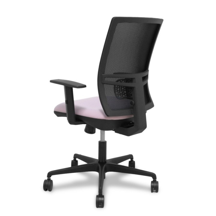 Silla Yunquera sincro malla negra bali rosa brazo regulable.