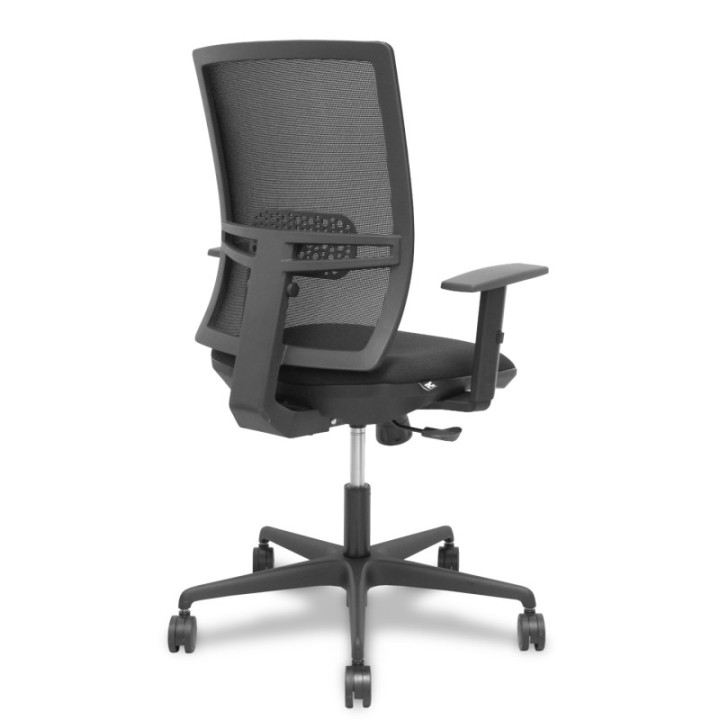 Silla Yunquera sincro malla negra bali negro brazo regulable.