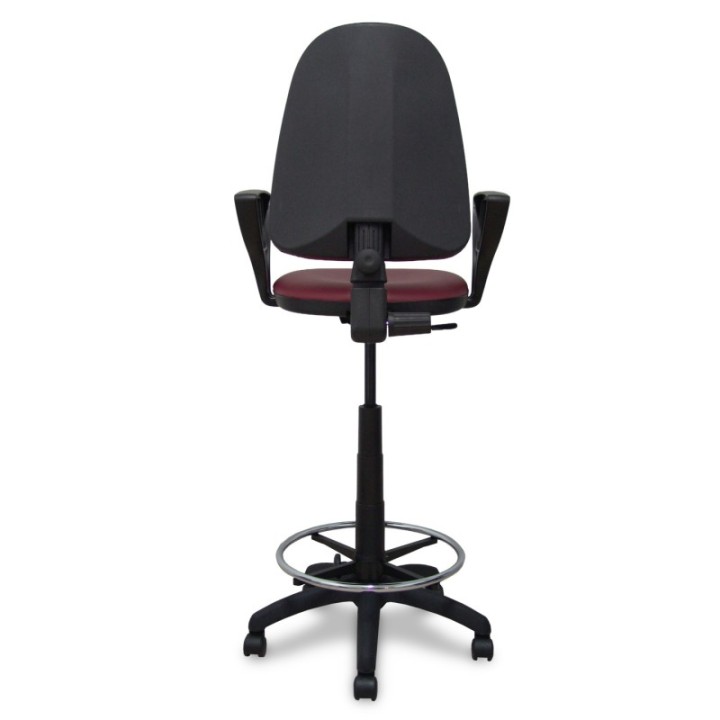 Taburete Aýna similpiel granate con brazos fijos