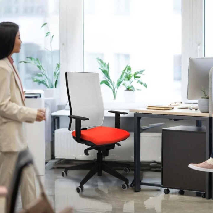 Horna sincro malla negra bali azul marino brazos 1D base piramidal  ruedas 65mm engomadas