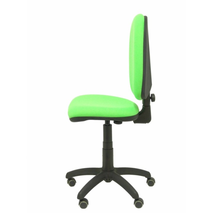 Silla Aýna bali verde pistacho ruedas de parqué