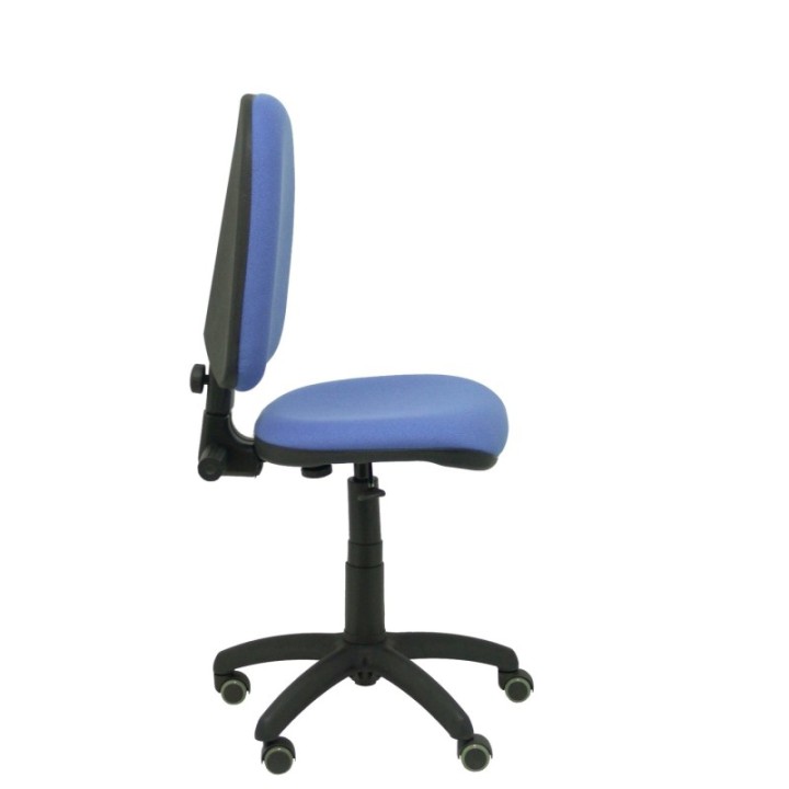 Silla Aýna bali azul claro ruedas de parqué