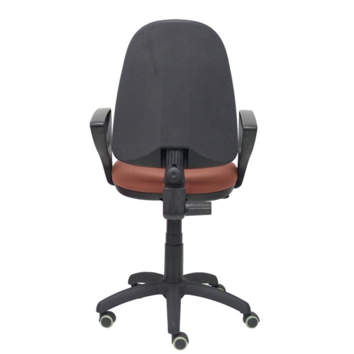 Silla Aýna bali marrón brazos fijos ruedas de parqué