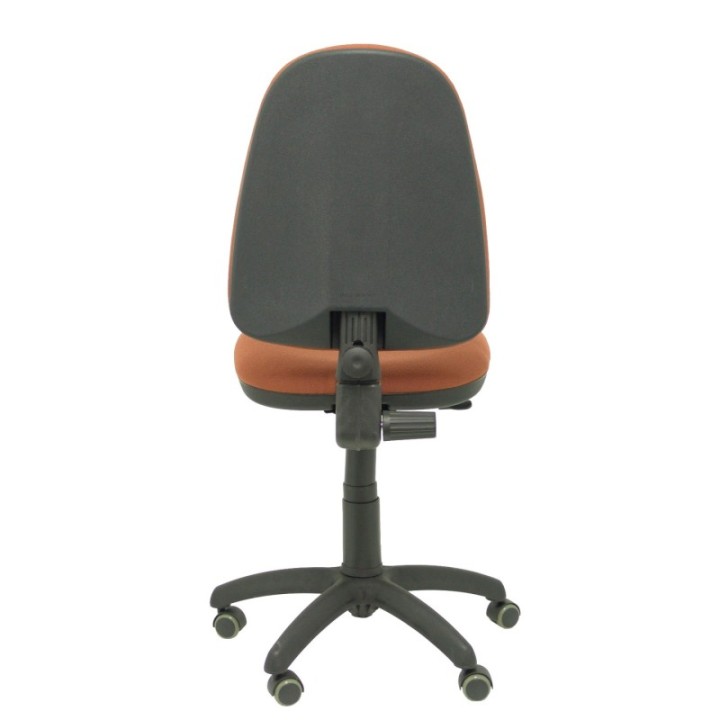 Silla Aýna bali marrón ruedas de parqué