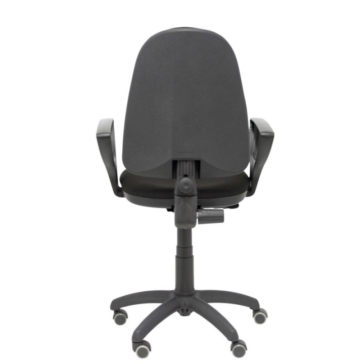 Silla Aýna bali negro brazos fijos ruedas de parqué