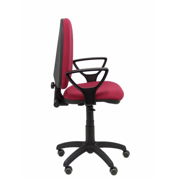 Silla Aýna bali granate brazos fijos ruedas de parqué