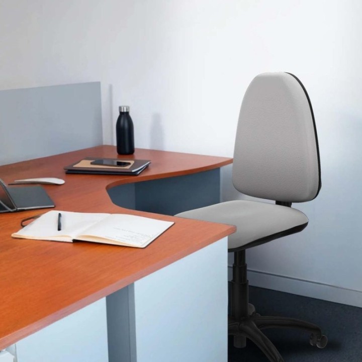 Aýna CP similpiel marrón sin brazos base poliamida ruedas engomadas 50mm