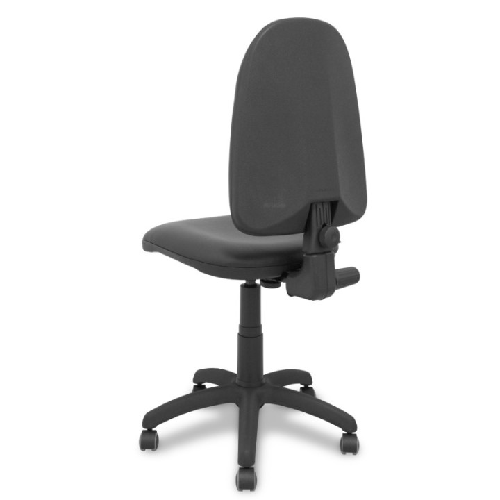 Silla Aýna similpiel negro ruedas de parqué