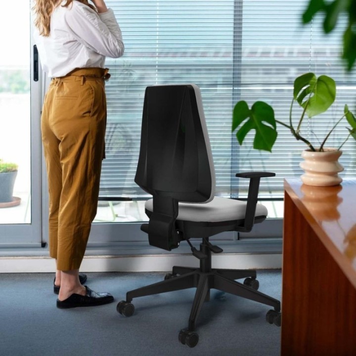 Elche AS similpiel morado brazos 1D base piramidal ruedas nailon 65mm