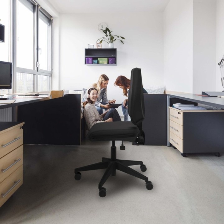 Elche AS similpiel negro base piramidal ruedas nailon 65mm