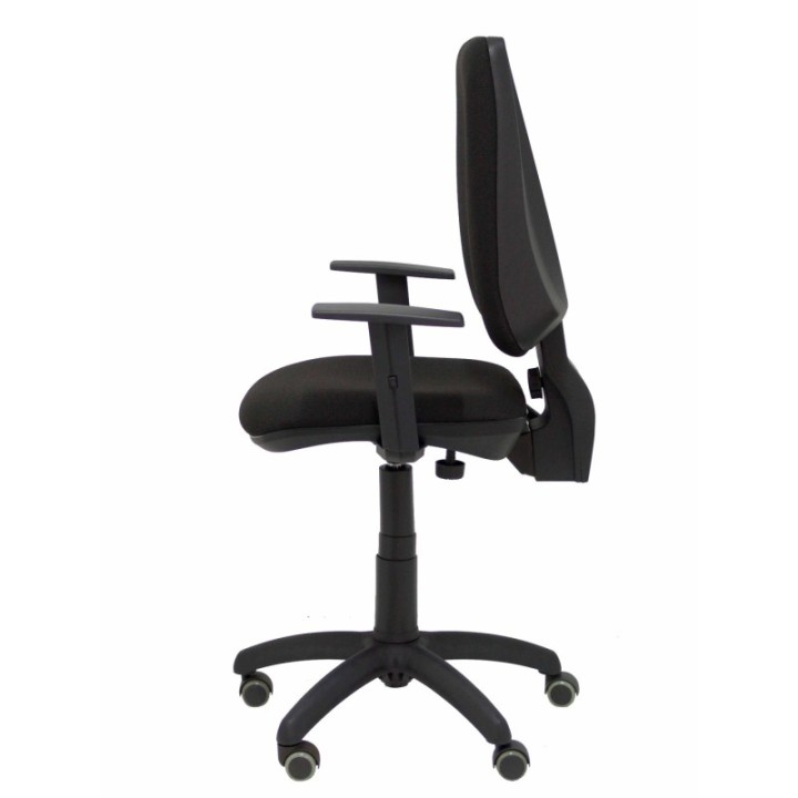 Silla Elche CP bali negro brazos regulables ruedas de parqué