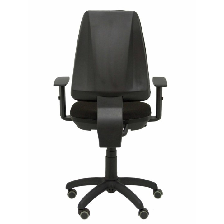 Silla Elche CP bali negro brazos regulables ruedas de parqué