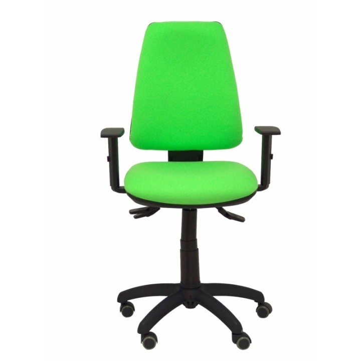 Silla Elche S bali verde pistacho brazos regulables ruedas de parqué