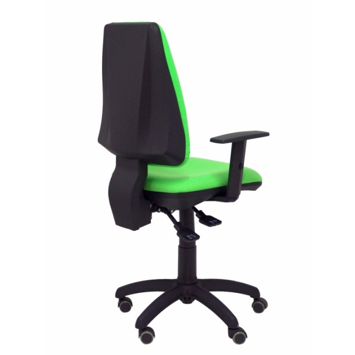 Silla Elche S bali verde pistacho brazos regulables ruedas de parqué