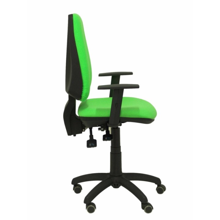 Silla Elche S bali verde pistacho brazos regulables ruedas de parqué