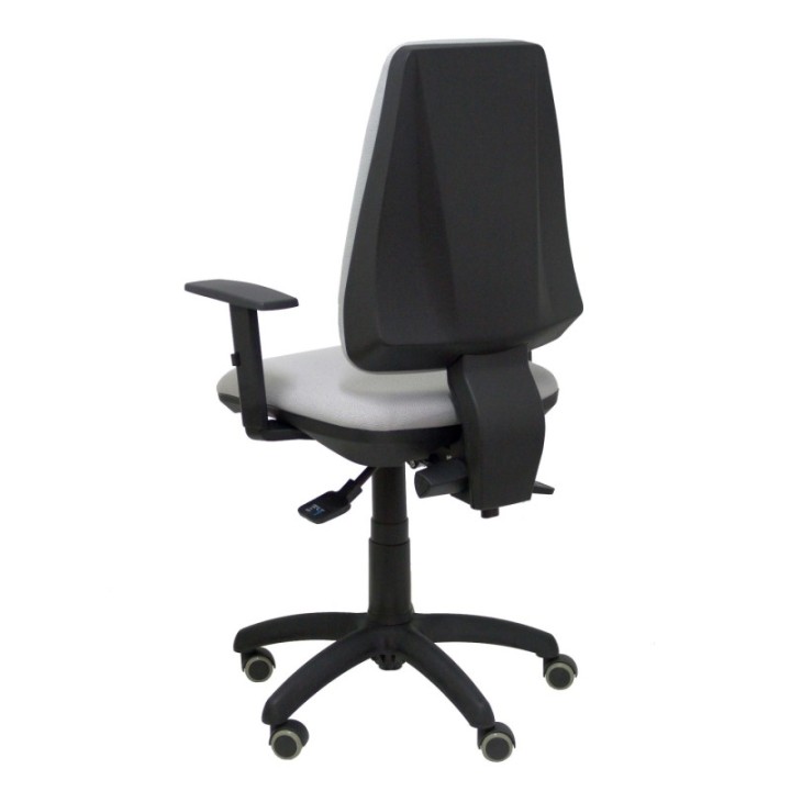 Silla Elche S bali gris claro brazos regulables ruedas de parqué