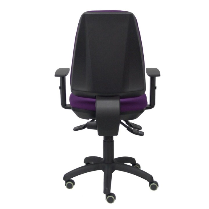 Silla Elche S bali morado brazos regulables ruedas de parqué