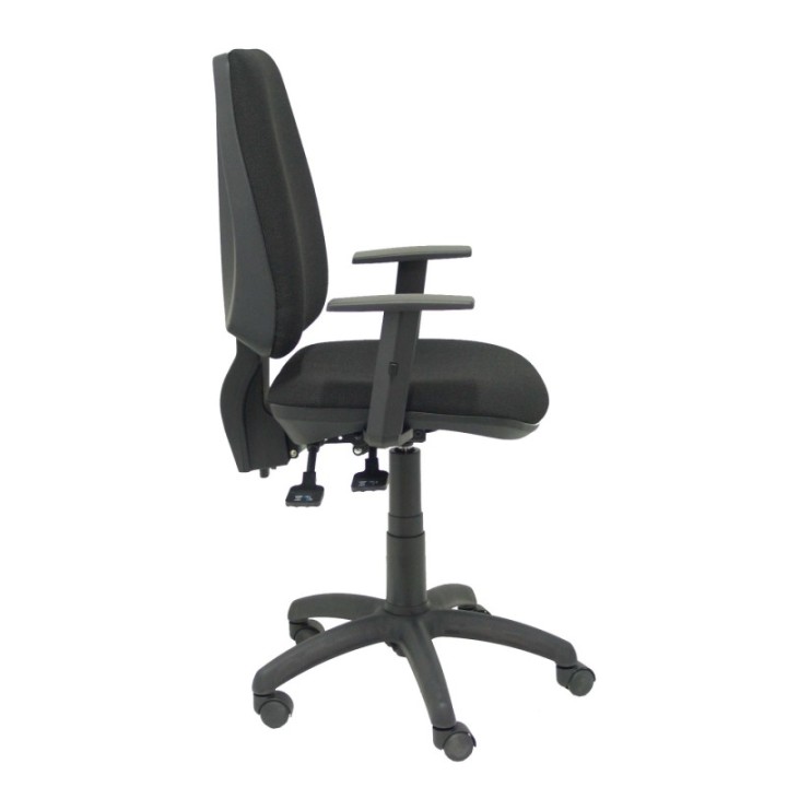 Silla Elche S brazos regulables bali color negro
