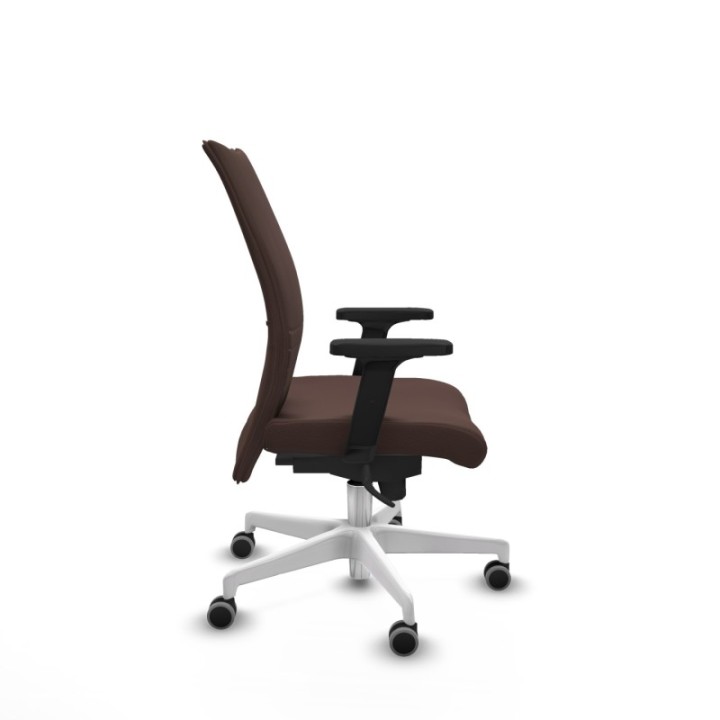 Albacete confidente sincro similpiel marrón oscuro brazos 2D base blanca ruedas 65mm engomadas