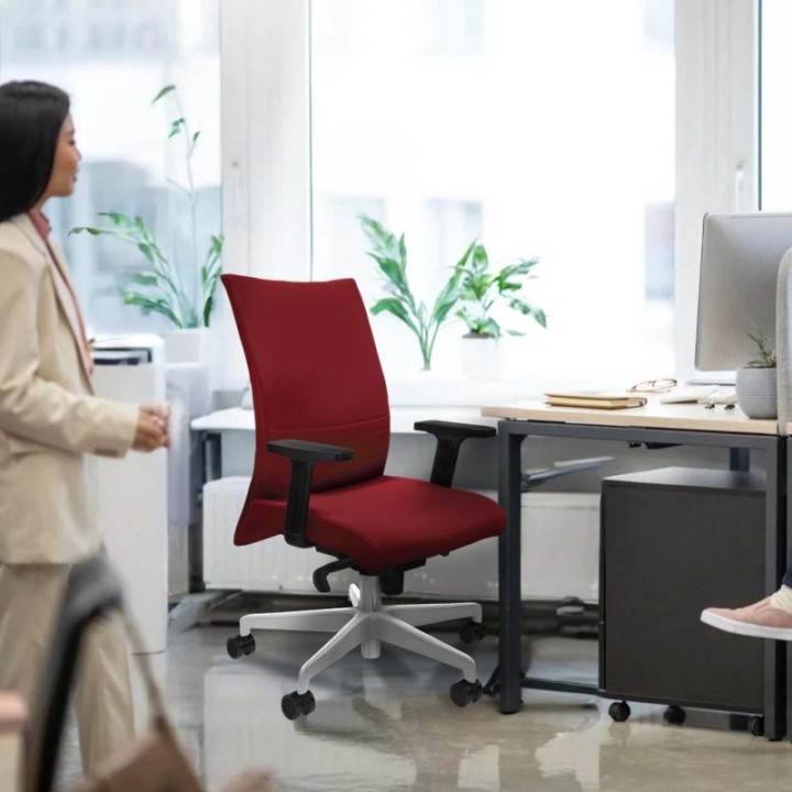 Albacete confidente sincro similpiel granate brazos 2D base blanca ruedas 65 mm nailon